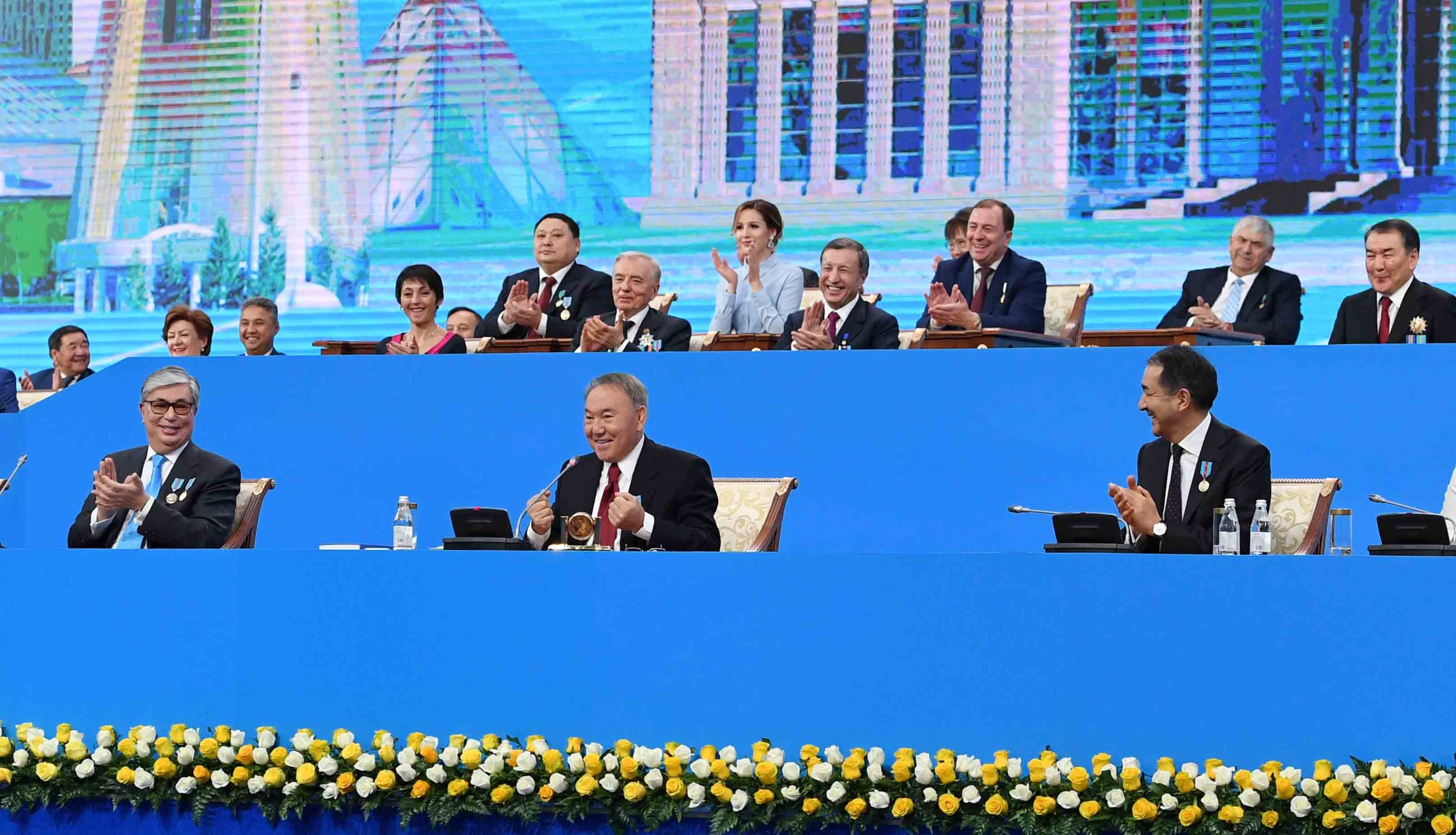 Фото 25 летие независимости Казахстана Назарбаев.