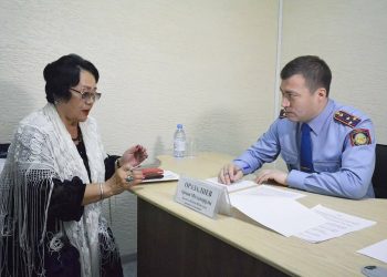 Начальник Департамента полиции Жамбылской области  проводит прием граждан