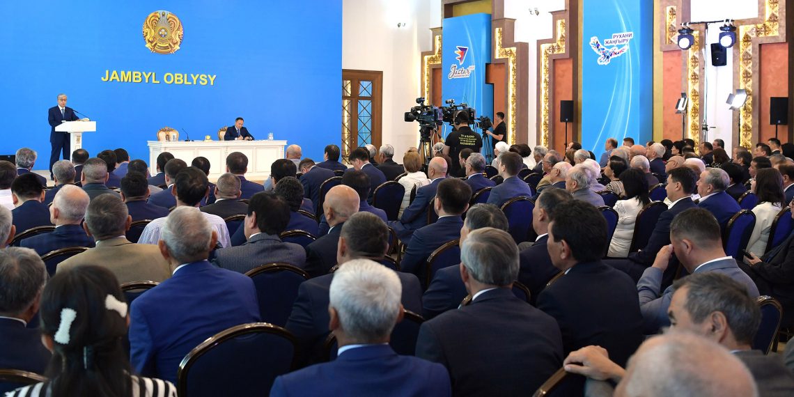 Президент Казахстана Касым-Жомарт Токаев провел встречу с общественностью Жамбылской области