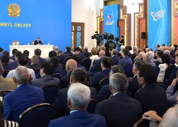 Президент Казахстана Касым-Жомарт Токаев провел встречу с общественностью Жамбылской области