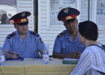 В Жамбылской области проходит широкомасштабная акция «Приемная на дороге»