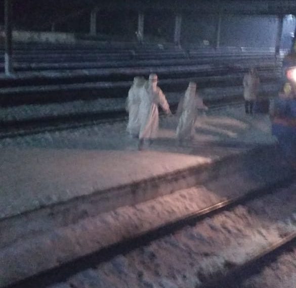 Двух граждан Китая с подозрением на коронавирус сняли с поезда в Шу