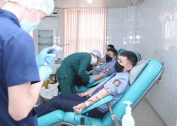 Жамбылские полицейские отозвались на призыв стать донорами крови