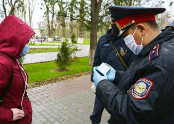 Жамбылские полицейские переходят на пеший режим патрулирования