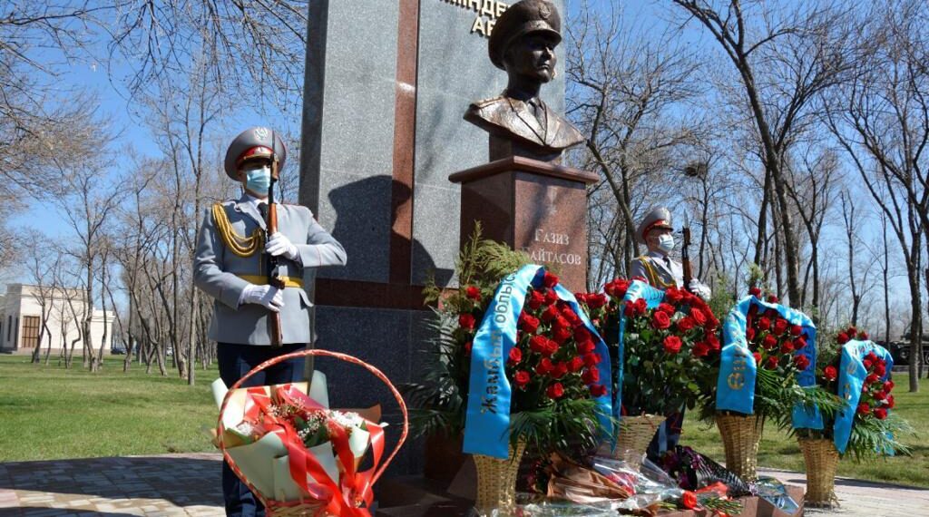 В ТАРАЗЕ ОТКРЫЛИ ПАМЯТНИК ХАЛЫҚ ҚАҺАРМАНЫ ГАЗИЗУ БАЙТАСОВУ