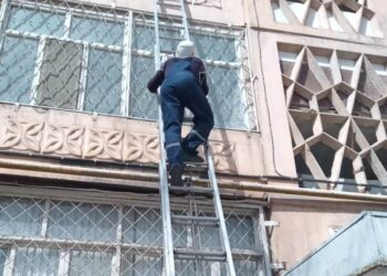 ЖИТЕЛИ ТАРАЗА ЧАСТО НЕ МОГУТ ВОЙТИ В СВОИ ДОМА