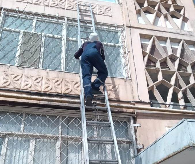 ЖИТЕЛИ ТАРАЗА ЧАСТО НЕ МОГУТ ВОЙТИ В СВОИ ДОМА