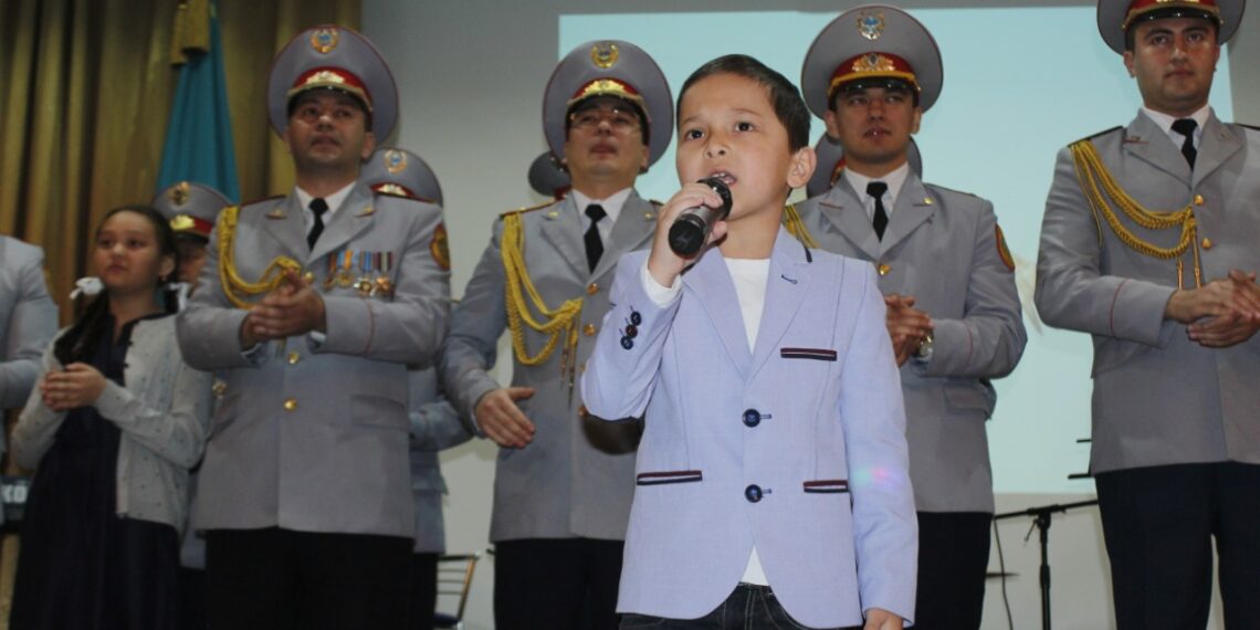 Жамбылские полицейские не только служат, но и поют Отечеству