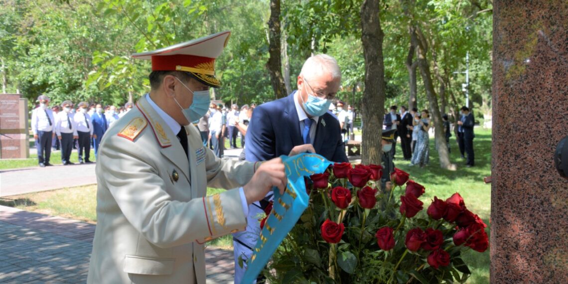 Жамбылские полицейские празднуют свой профессиональный день
