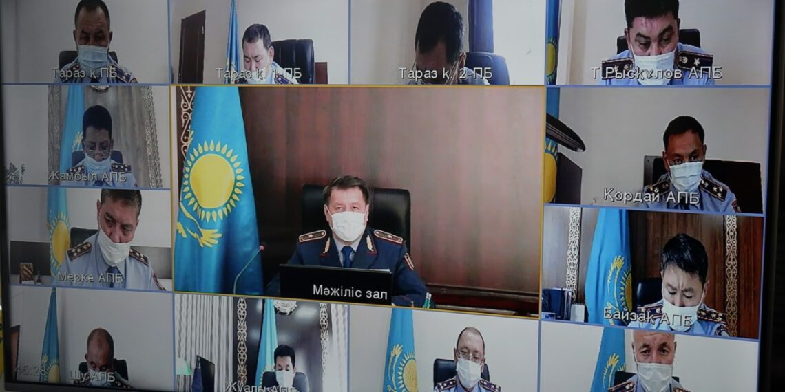 Жамбылские полицейские обсудили вопросы дорожной безопасности