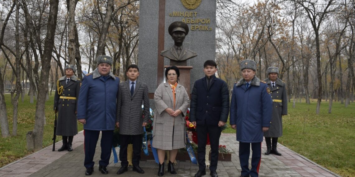 Жамбылские полицейские почтили память погибших коллег