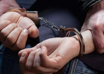 Погрязший в долгах из-за спортивных ставок директор микрофинансовой организации совершил ограбление своей же фирмы в Таразе
