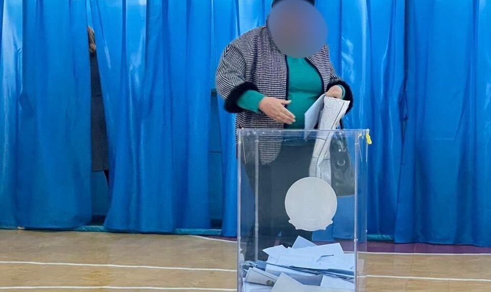 «Карусели» на выборах в Таразе: избиратель проголосовал два раза