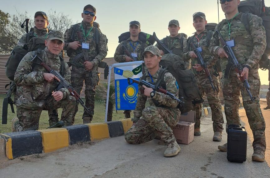Командный духказахстанцев в Пакистане