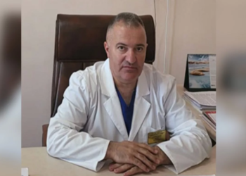 Главного онколога Тараза судят за взятку