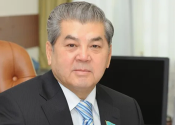 Касым-Жомарт Токаев наградил Куаныша Султанова