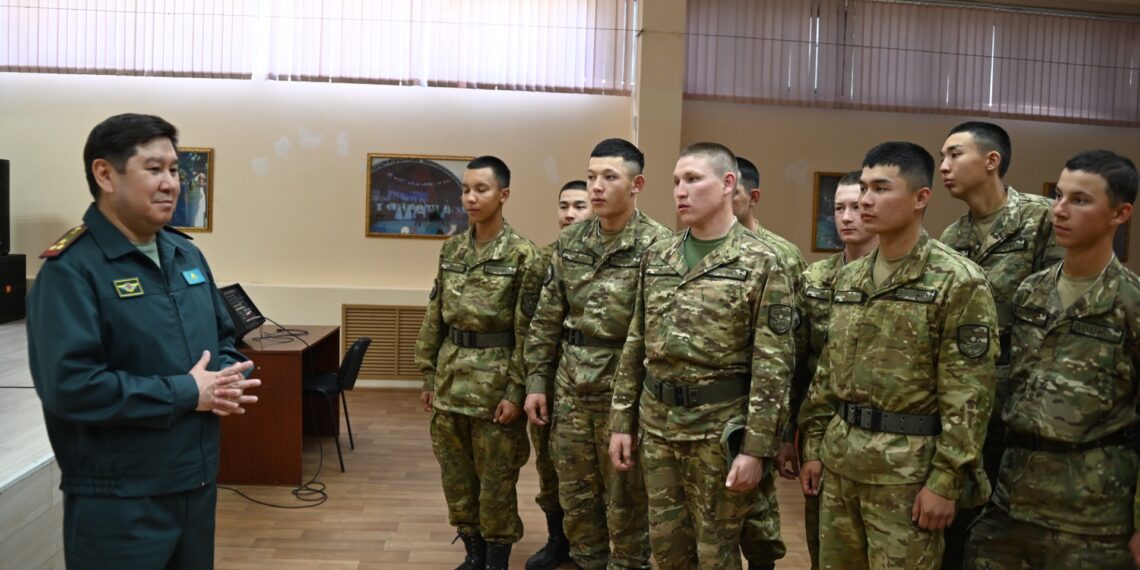 Военный прокурор встретился солдатами