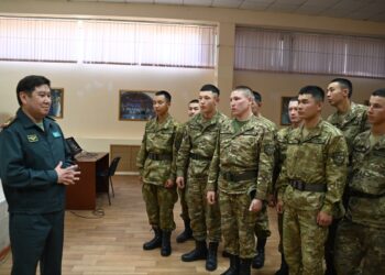 Военный прокурор встретился солдатами