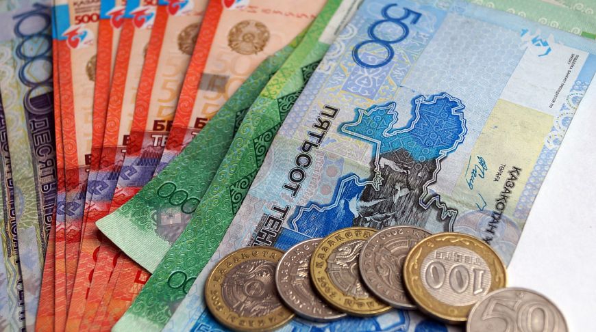Тенге на торгах существенно укрепился по отношению к доллару