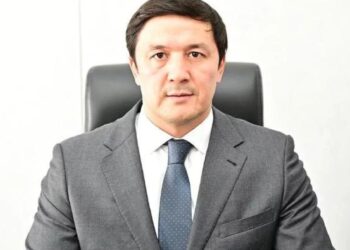 Запугивает ли аким Актобе главу партии