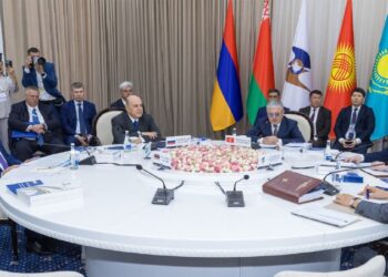 Олжас Бектенов принял участие в заседании ЕМПС в узком составе в Чолпон-Ате