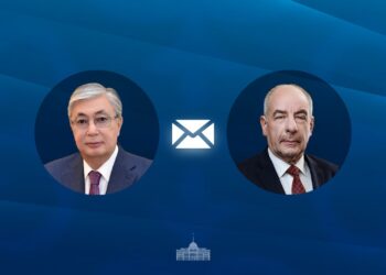 Глава государства поздравил Президента Венгрии с национальным днём