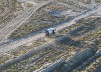 Атырау завален мусором: у аэропорта нашли карьер и сточные воды