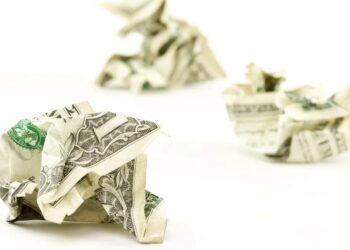 Тенге второй день подряд показывает рост по отношению к доллару