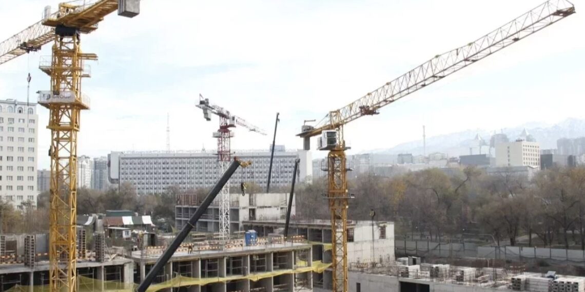В Астане задержали застройщика, обманувшего 300 семей