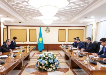 Олжас Бектенов провёл ряд встреч с участниками KGIR-2025