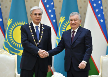 Президенту Казахстана была вручена высшая государственная награда Узбекистана