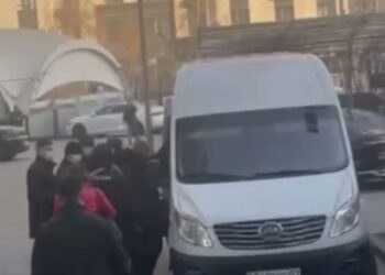 Сотрудников Orda.kz забрали с рабочих мест прямо в отделение