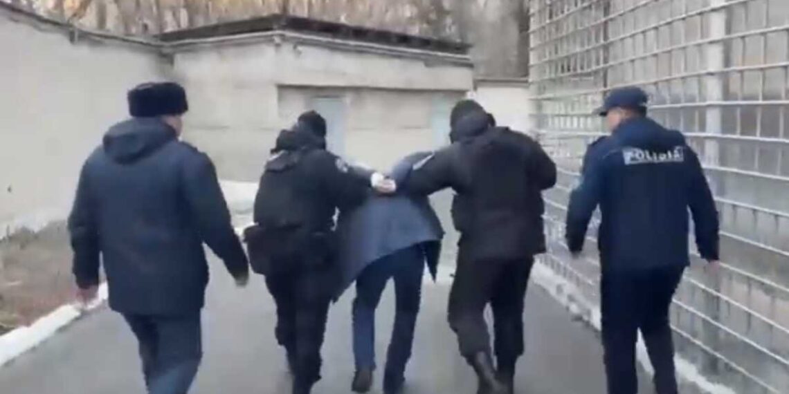 Подозреваемого в убийстве 21-летней девушки задержали в 10 км от Шымкента