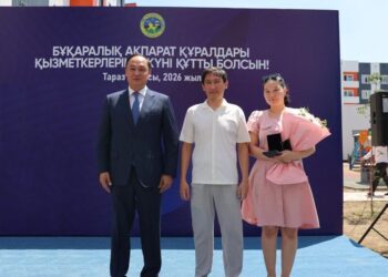 В Жамбылской области работникам СМИ вручили ключи от квартир