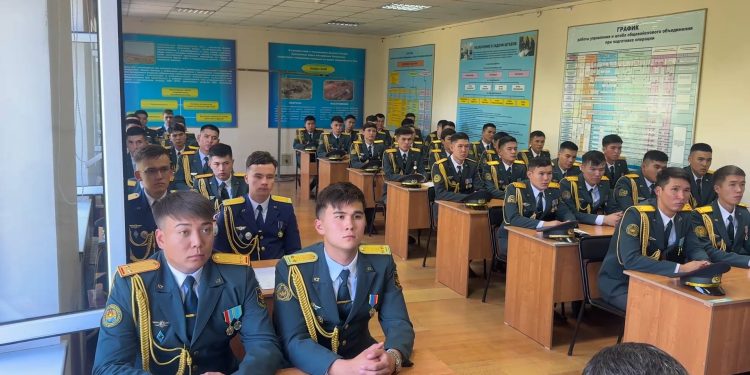 В войска прибыли молодые офицеры