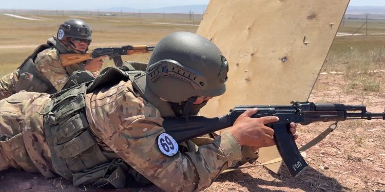Борьба за звание лучшего сержанта В войсках регионального командования «Юг» определили лучших сержантов