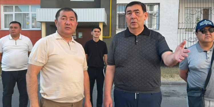 Аким города посетил ряд объектов в районе Әулиеата