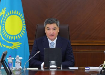 Бектенов потребовал строже наказывать недобросовестных подрядчиков