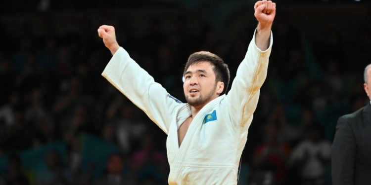 Елдос Сметов завоевал серебро на Азиатских играх в Японии