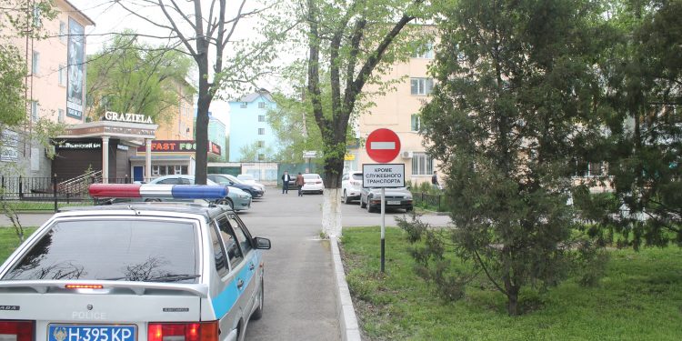 Заңсыз жол белгілерді жою