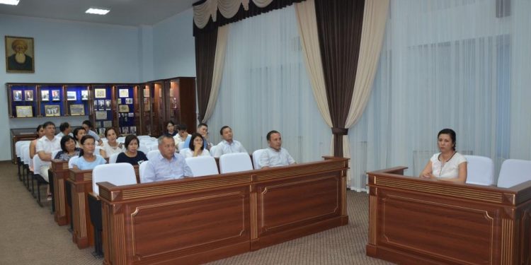 Мемлекеттік қызметшілердің құқықтық және әдептілік мәдениетінің деңгейін арттыру