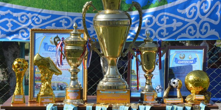 Полиция қызметкерлері арасында кіші футболдан жарыс өтті