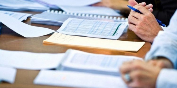 Үкіметтік емес ұйымдар мен қоғамдық кеңестер қандай істерге атсалысып жатыр?