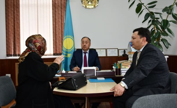 Ахметжанов аудандық соттарға жұмыс сапары кезінде азаматтарға көшпелі қабылдау өткізді