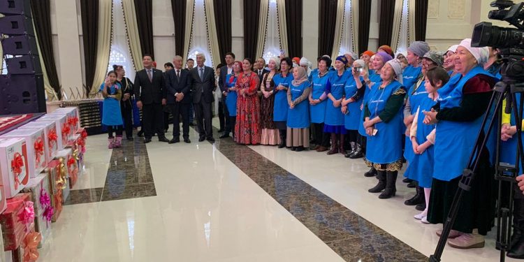 Сапарбаев паралимпиада ойындарының чемпионын 8 наурыз мерекесімен құттықтады