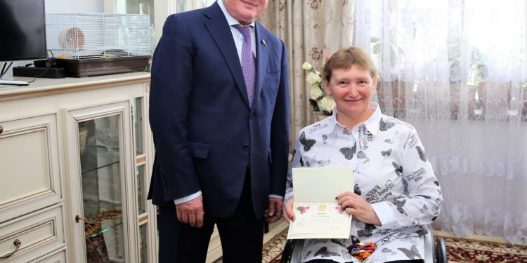 Сапарбаев паралимпиада ойындарының чемпионын 8 наурыз мерекесімен құттықтады