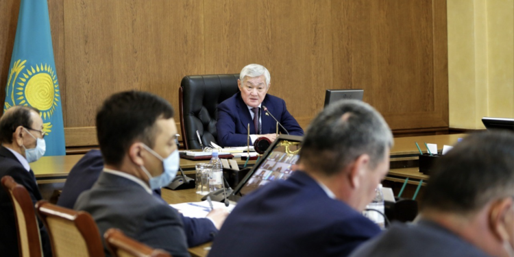 Бүгінгі жағдай бізден нақты әрекеттерді талап етіп отыр — Бердібек Сапарбаев коронавирусқа қарсы іс-шараларды күшейту туралы айтты
