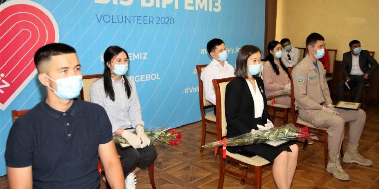 Жамбылдық еріктілер Елбасының Алғыс хаттарымен марапатталды