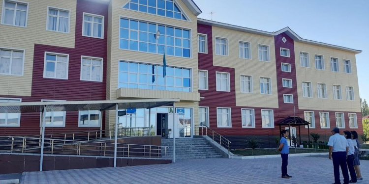 МЕКТЕПТЕРДІҢ ЖАҢА ОҚУ ЖЫЛЫНА ДАЙЫНДЫҒЫМЕН ТАНЫСТЫ