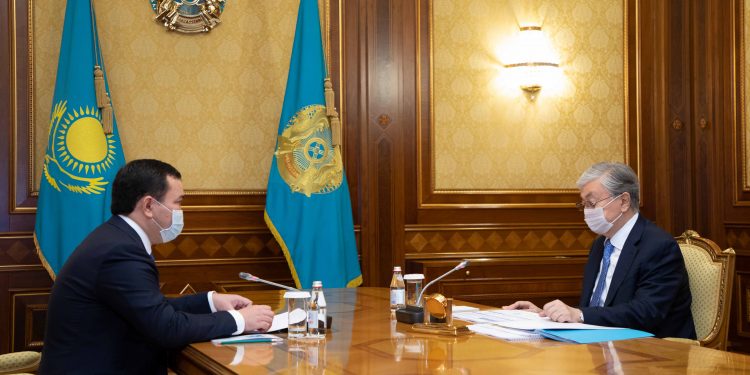 Президент Қарағанды облысының әкімі Жеңіс Қасымбекті қабылдады